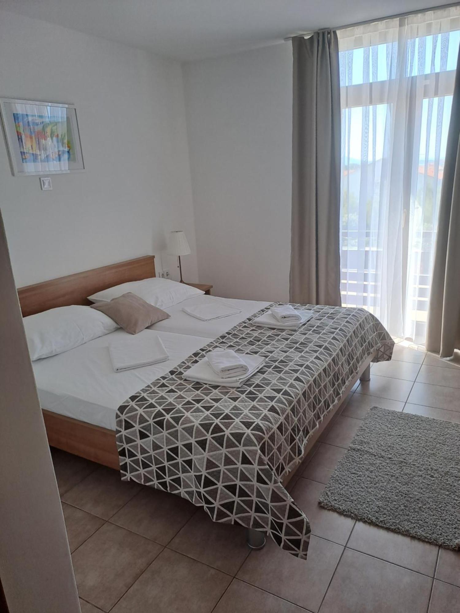 Hotel Albamaris Biograd Na Moru Esterno foto